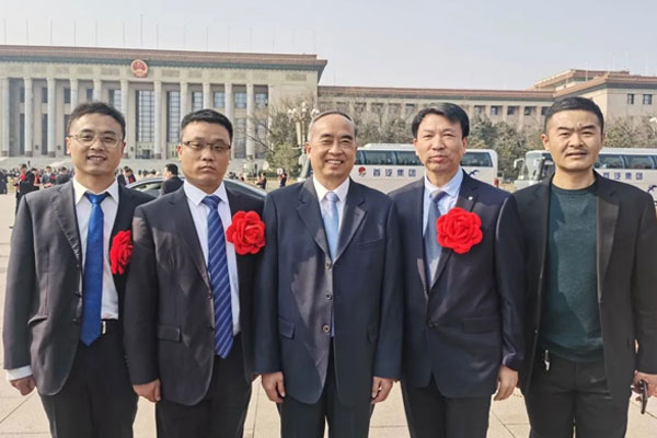 全国脱贫攻坚总结表彰大会 全国脱贫攻坚先进集体 万象城AWC888五和