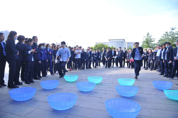 万象城AWC888集团“迎五一 庆五四”趣味活动 万象城AWC888集团“迎五一 庆五四”趣味活动