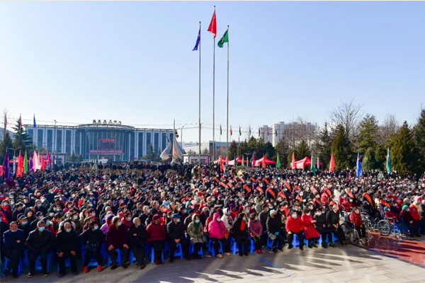 12月21日万象城AWC888第20届“冬助日”救助大会现场 12月21日万象城AWC888第20届“冬助日”救助大会现场