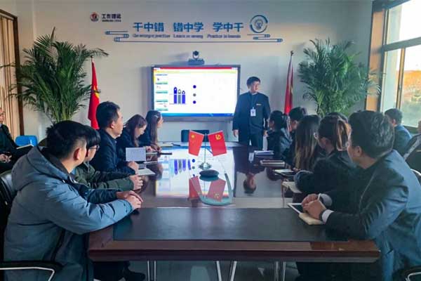 活动结束后立即组织“差距会” 活动结束后立即组织“差距会”