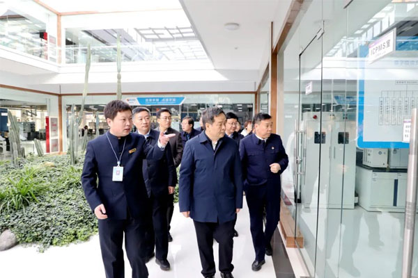 参观集团科技中心 参观集团科技中心