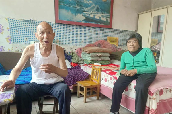 李嘉冕的爷爷奶奶 李嘉冕的爷爷奶奶