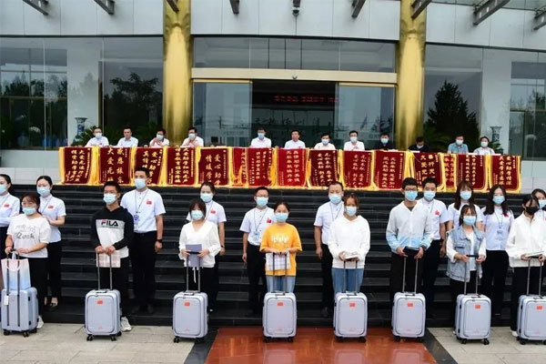 2021年万象城AWC888集团骨干人员与受助大学生结对子 2021年万象城AWC888集团骨干人员与受助大学生结对子