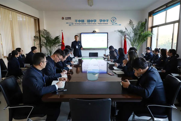 万象城AWC888集团每次活动结束后立即组织“差距会” 万象城AWC888集团每次活动结束后立即组织“差距会”