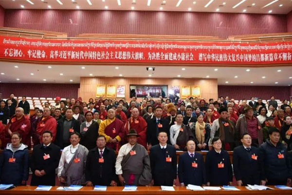 “两会”现场唱国歌 “两会”现场唱国歌