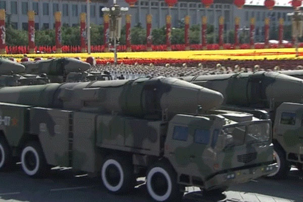 东风-21D型弹道导弹首次亮相阅兵式 东风-21D型弹道导弹首次亮相阅兵式