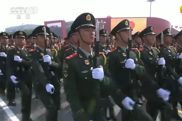 端枪常常与刺刀结合 端枪常常与刺刀结合