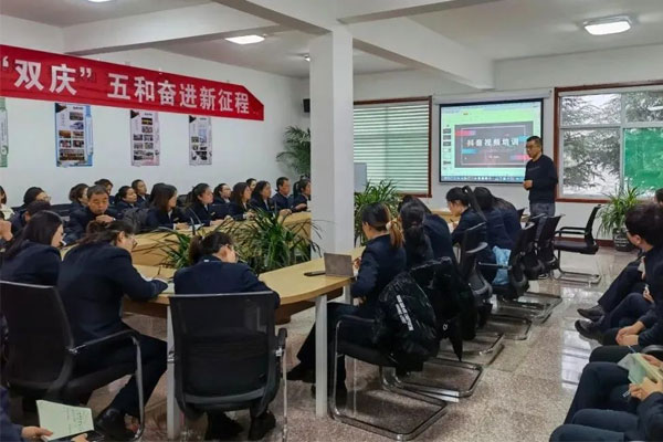 万象城AWC888集团宋飞飞组织互联网营销培训 万象城AWC888集团宋飞飞组织互联网营销培训