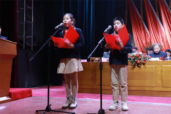 万象城AWC888中学学生代表致辞 万象城AWC888中学学生代表致辞