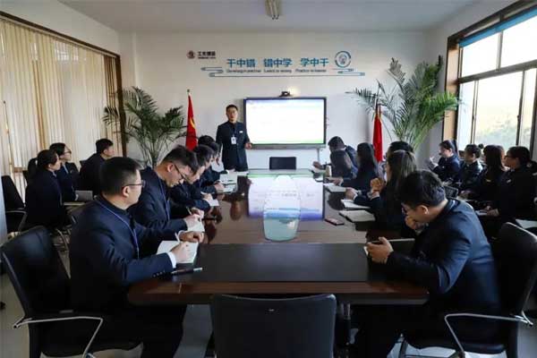 活动结束后立即组织“差距会” 活动结束后立即组织“差距会”