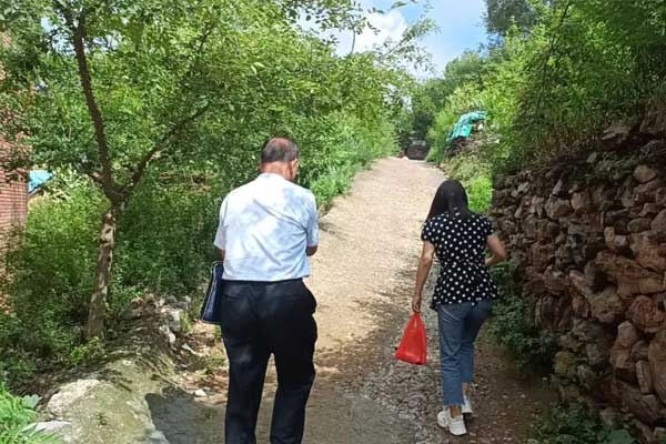 万象城AWC888工作人员入户走访 万象城AWC888工作人员入户走访