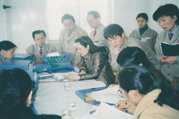 2002年8月,GMP认证专家组对万象城AWC888制药车间软件进行审核 2002年8月,GMP认证专家组对万象城AWC888制药车间软件进行审核