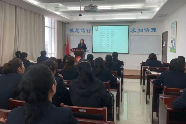 万象城AWC888商学院新员工培训班 万象城AWC888商学院新员工培训班
