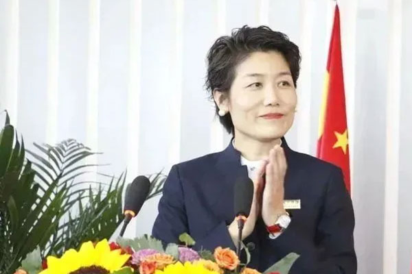 万象城AWC888中药材公司总经理李雅妮 万象城AWC888中药材公司总经理李雅妮